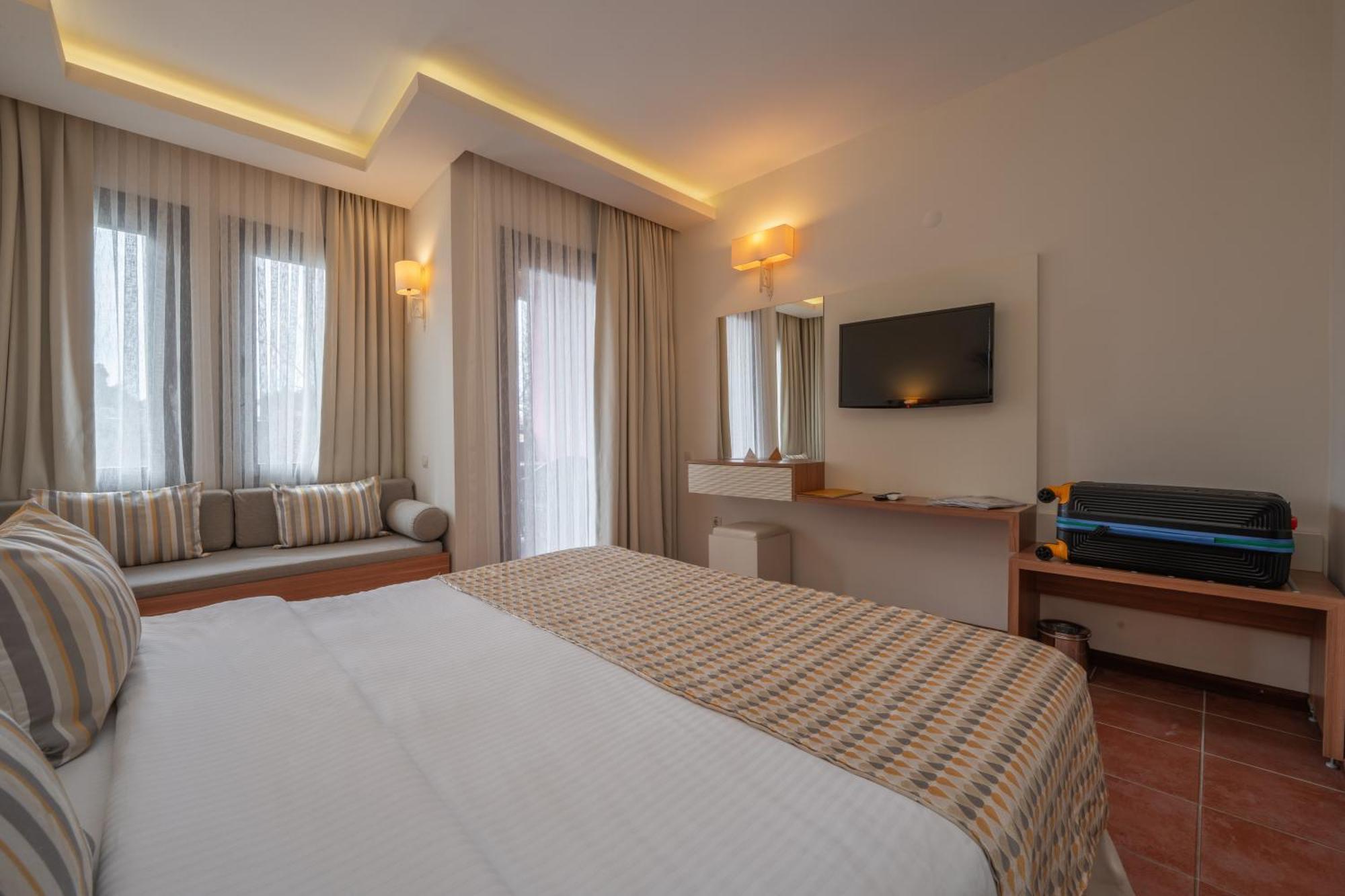 Sundia By Liberty Suncity โอลลุนเดนิซ ภายนอก รูปภาพ